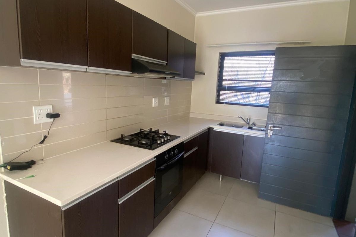 Apartment Rental Monthly In Sandton - Photo 2