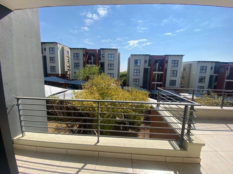 Apartment Rental Monthly In Sandton - Photo 1