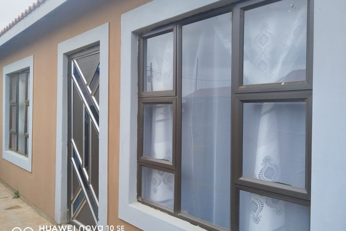 House For Sale In Alberton - Photo 3
