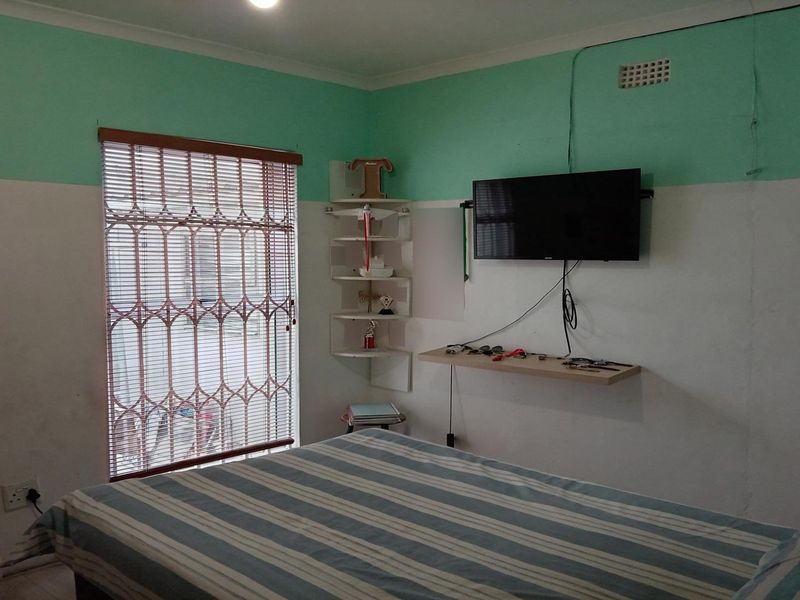 House For Sale In Mitchells Plain - Photo 4