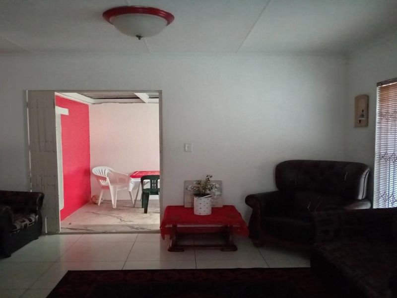 House For Sale In Mitchells Plain - Photo 10