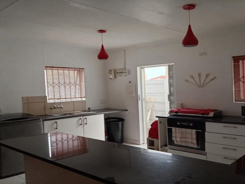 House For Sale In Mitchells Plain - Photo 9