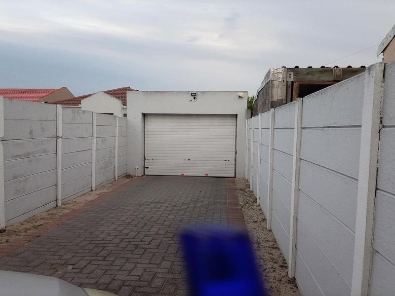 House For Sale In Mitchells Plain - Photo 1