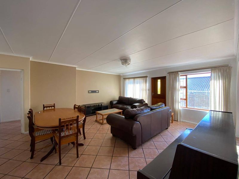 House For Sale In Mossel Bay - Photo 2