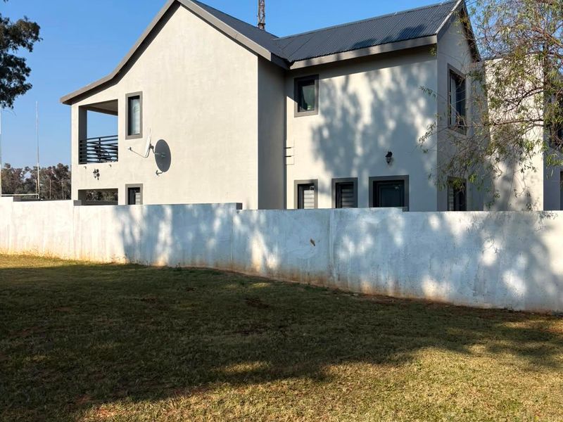 House For Sale In Cullinan - Photo 2