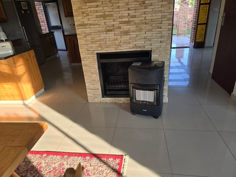 Townhouse For Sale In Rayton - Photo 9
