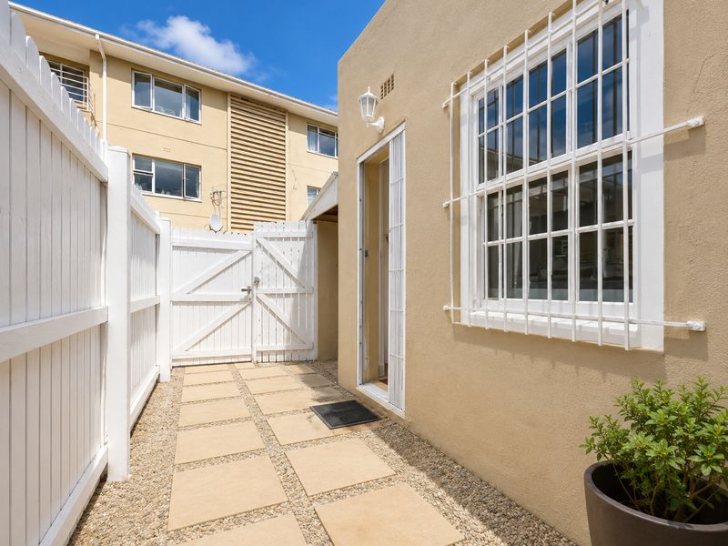 Apartment For Sale In Cape Town - Photo 6