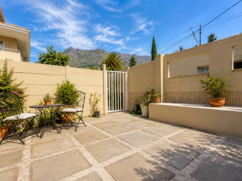 Apartment For Sale In Cape Town - Photo 3