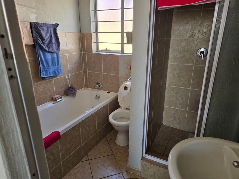 House Pending Sale In Rayton - Photo 5