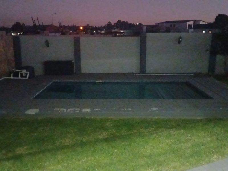 House For Sale In Rayton - Photo 4