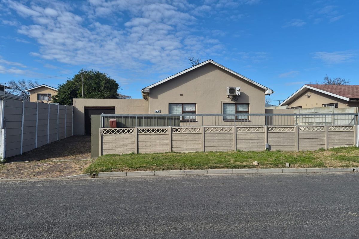 House For Sale In Kraaifontein - Photo 2