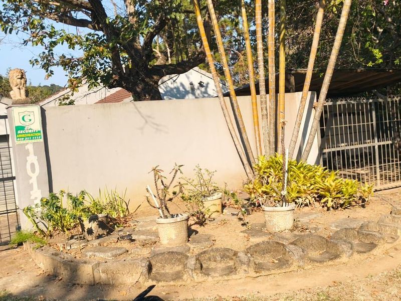 House For Sale In Port Edward - Photo 1