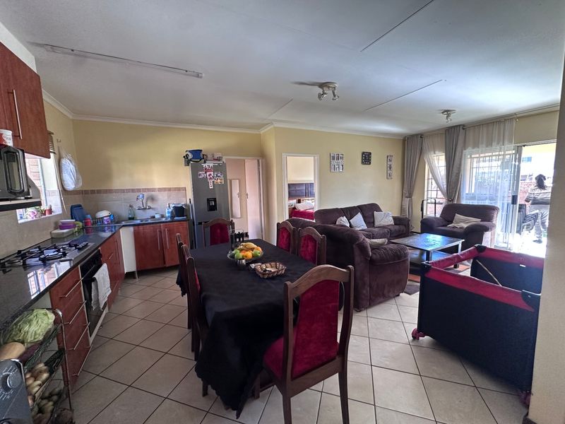 Townhouse For Sale In Midrand - Photo 6