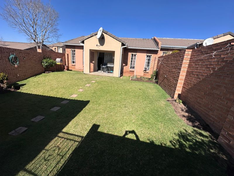 Townhouse For Sale In Midrand - Photo 1