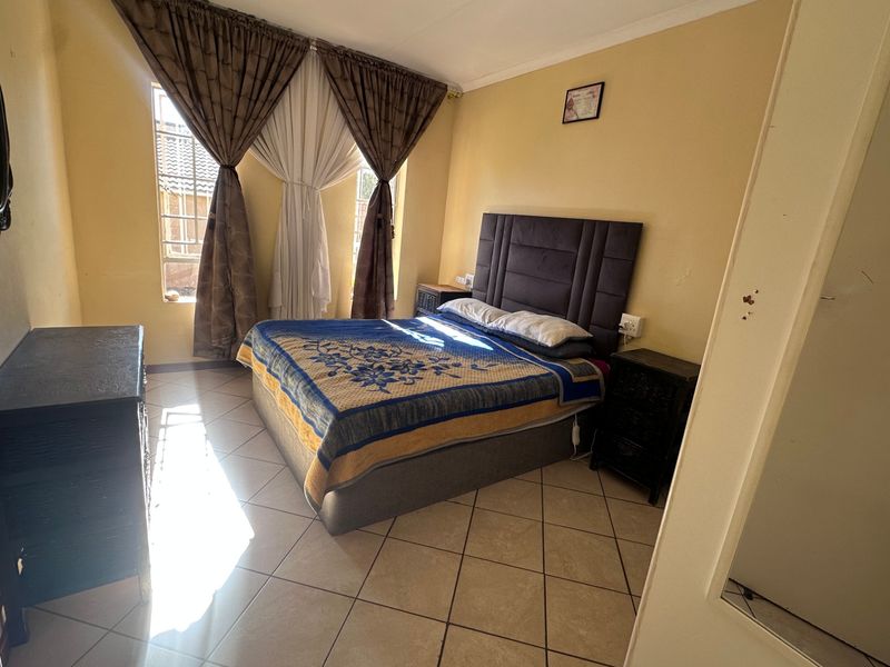 Townhouse For Sale In Midrand - Photo 8