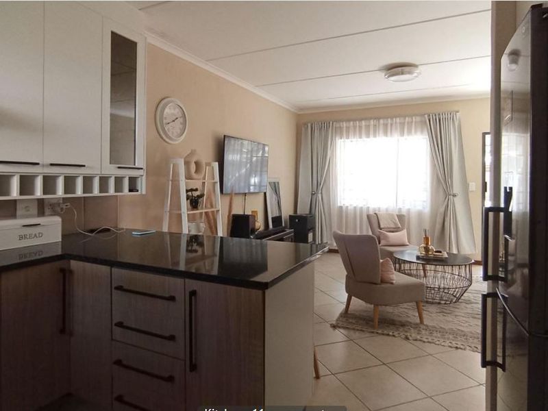 Apartment For Sale In Midrand - Photo 3