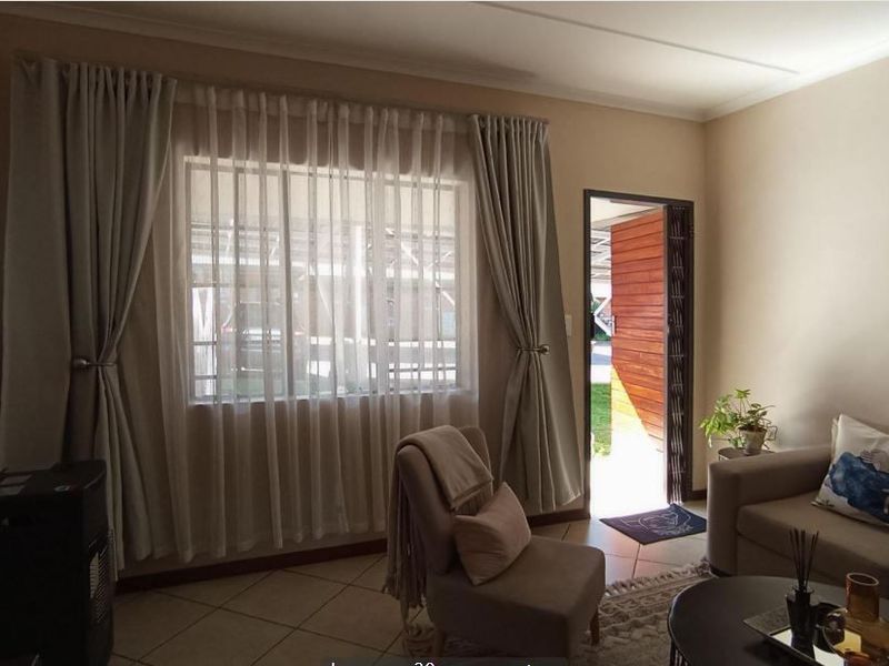Apartment For Sale In Midrand - Photo 6