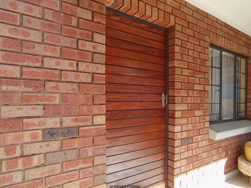 Apartment For Sale In Midrand - Photo 2