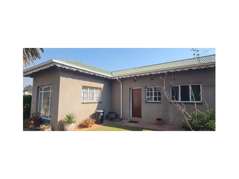 House For Sale In Benoni - Photo 6