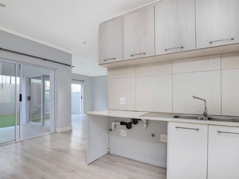 Townhouse Rental Monthly In Sandton - Photo 6