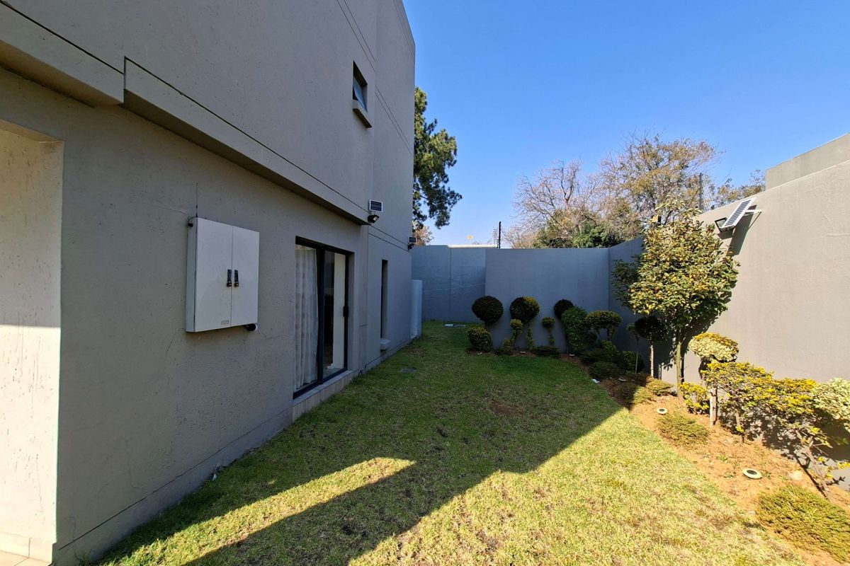Apartment Rental Monthly In Sandton - Photo 3