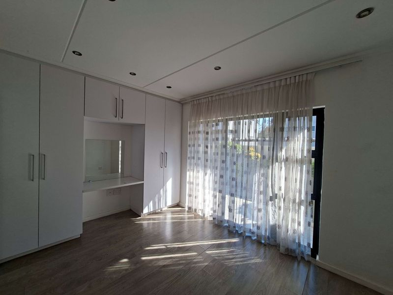 Apartment Rental Monthly In Sandton - Photo 10