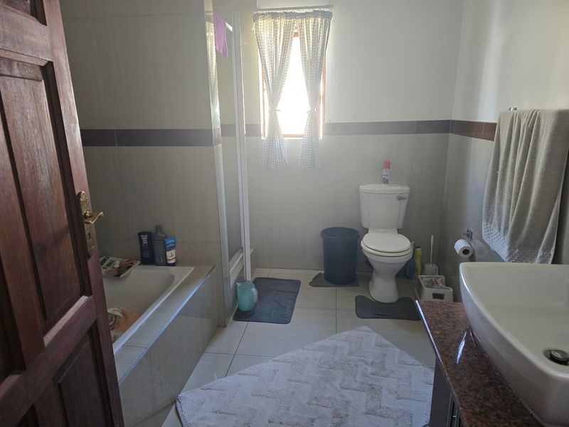 Townhouse For Sale In Cullinan - Photo 8