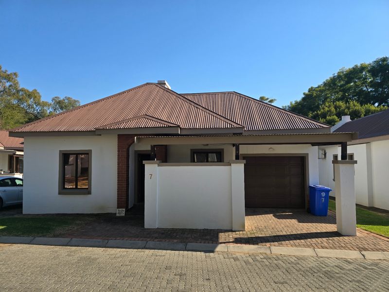 Townhouse For Sale In Cullinan - Photo 3