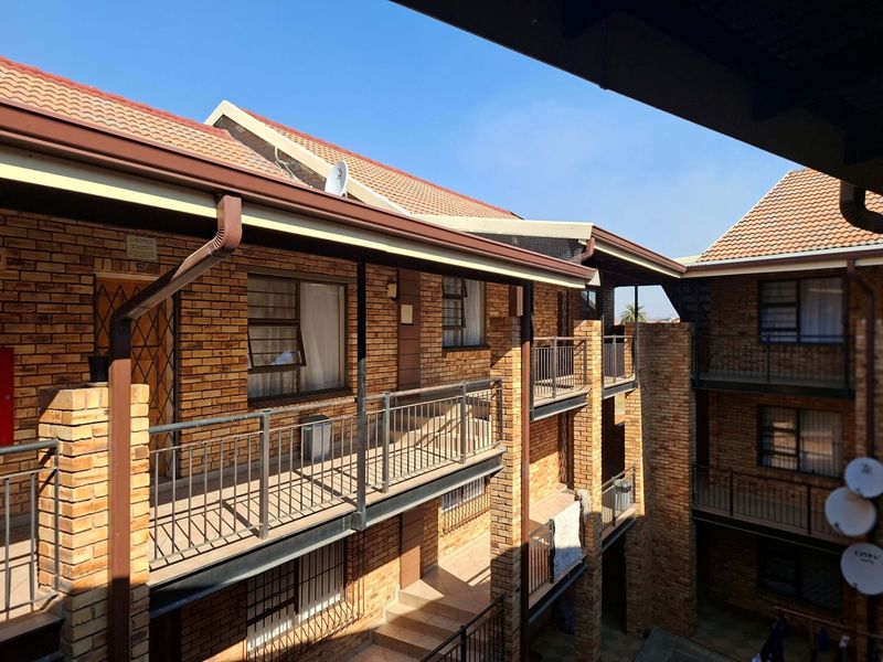 Apartment For Sale In Roodepoort - Photo 3