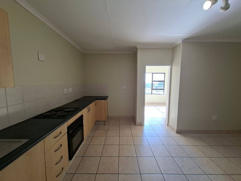 Apartment For Sale In Roodepoort - Photo 7