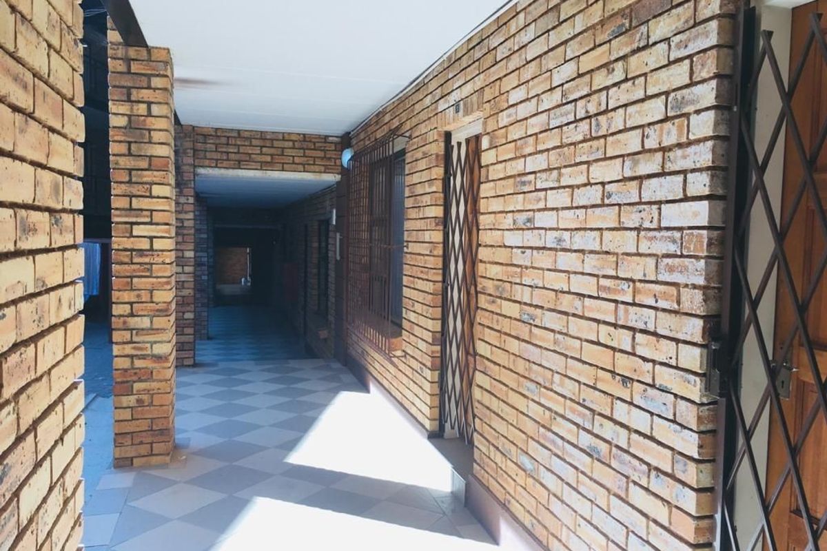 Apartment Rental Monthly In Roodepoort - Photo 5