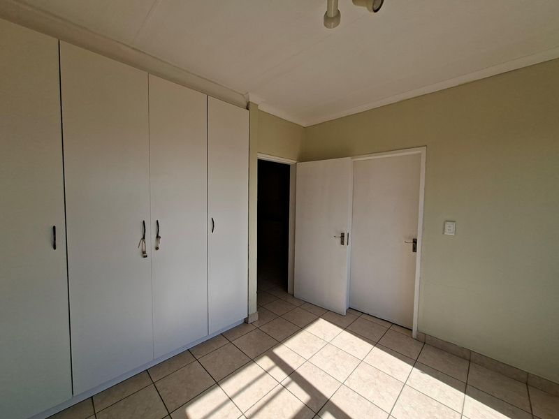 Apartment Rental Monthly In Roodepoort - Photo 9