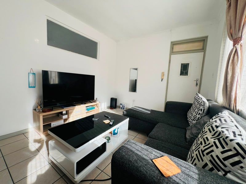 Apartment For Sale In Durban - Photo 1