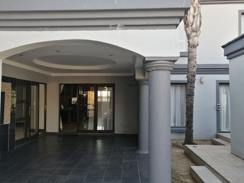 House For Sale In Johannesburg - Photo 5