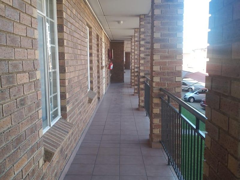 Apartment For Sale In Boksburg - Photo 4