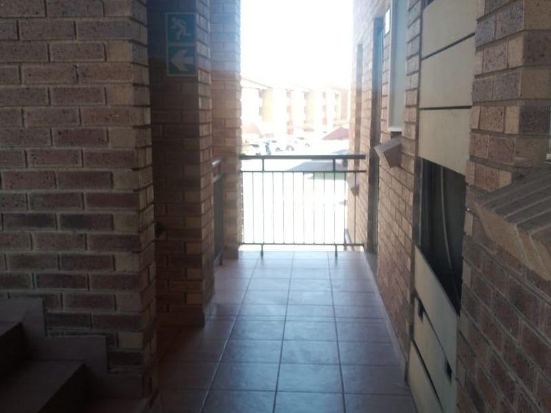 Apartment For Sale In Boksburg - Photo 3