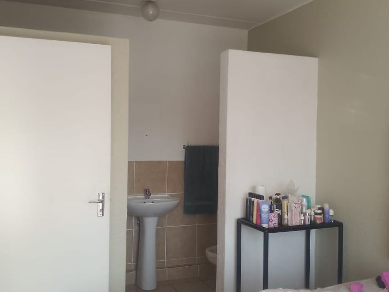 Apartment For Sale In Boksburg - Photo 7