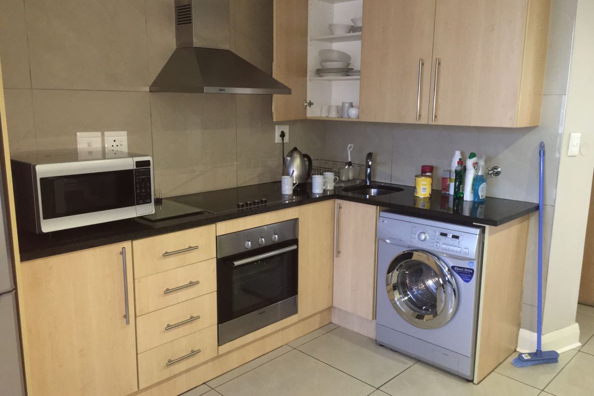 Apartment Rental Monthly In Sandton - Photo 2