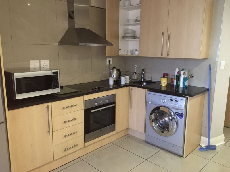 Apartment Rental Monthly In Sandton - Photo 2