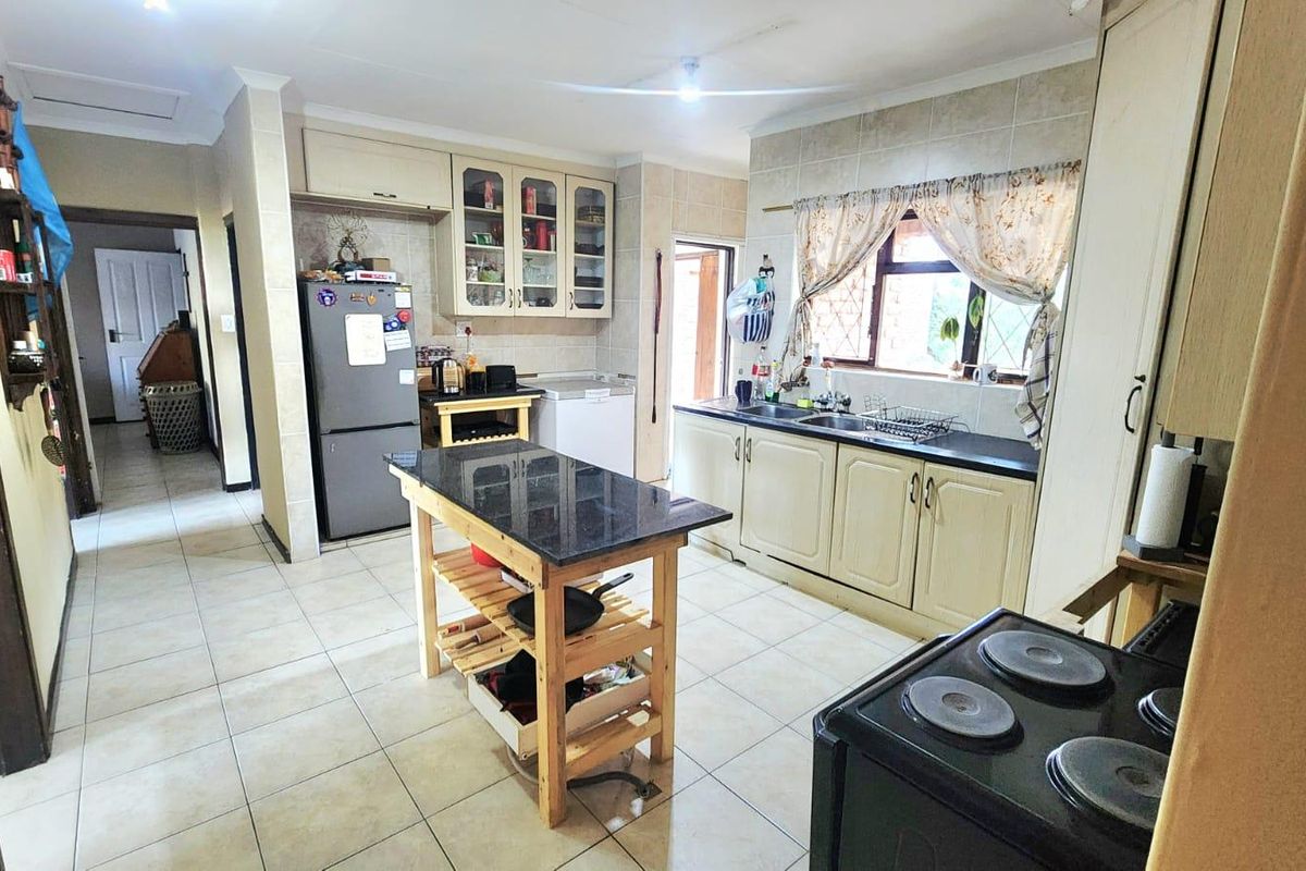 House For Sale In Hibberdene - Photo 4