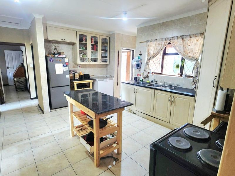 House For Sale In Hibberdene - Photo 4
