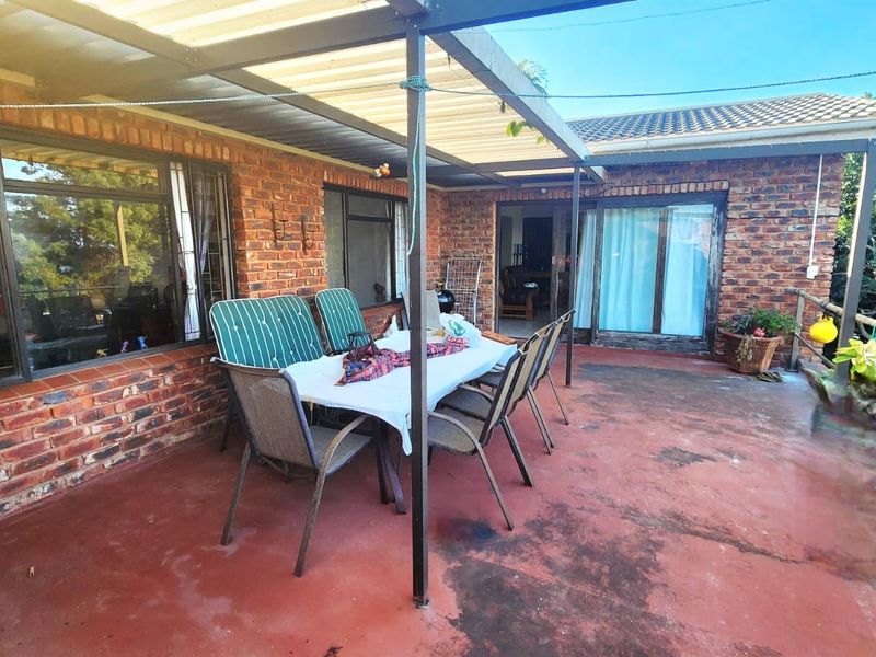 House For Sale In Hibberdene - Photo 9