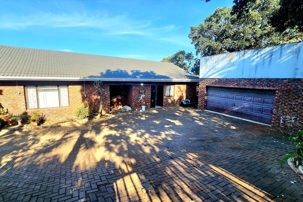 House For Sale In Hibberdene - Photo 2