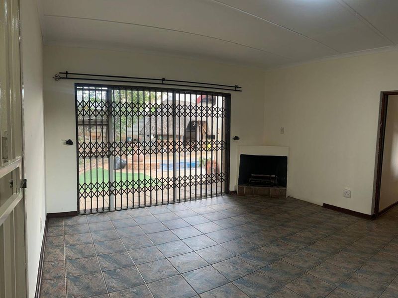 House Rental Monthly In Randburg - Photo 2