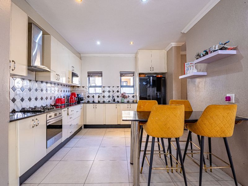 House For Sale In Centurion - Photo 6