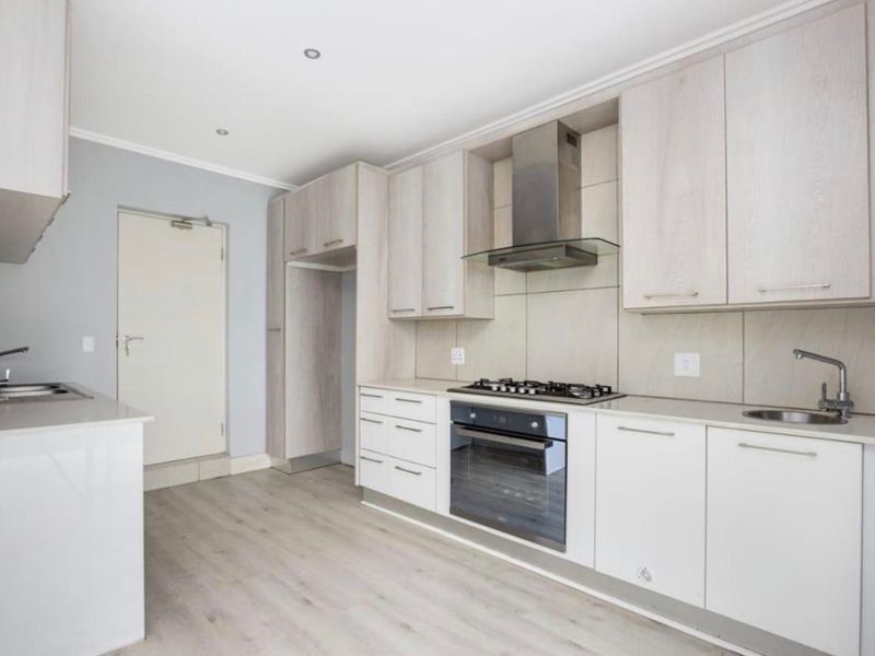 Townhouse For Sale In Sandton - Photo 3