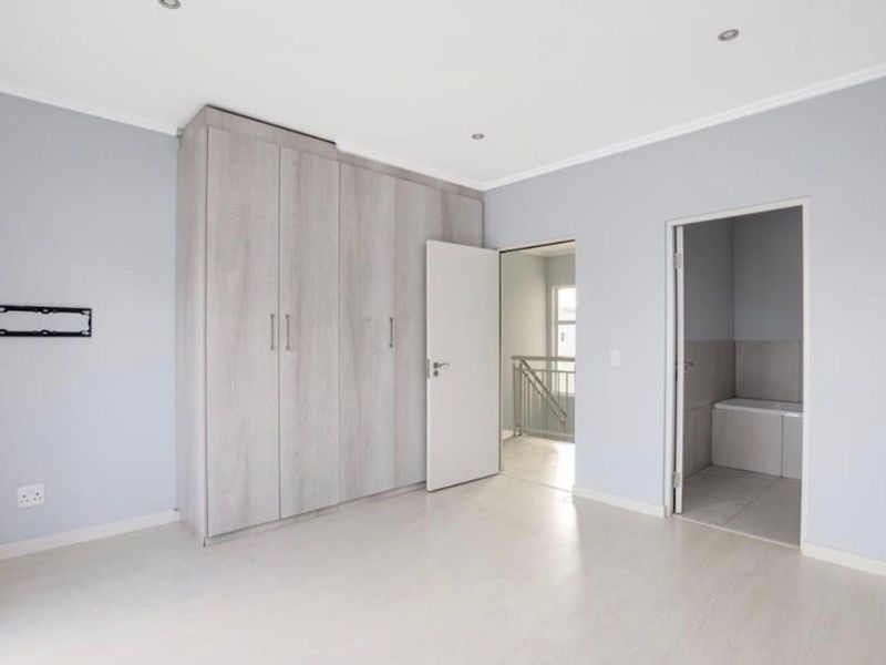 Townhouse For Sale In Sandton - Photo 9