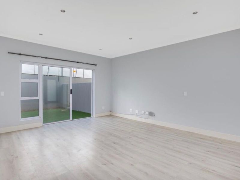 Townhouse For Sale In Sandton - Photo 7