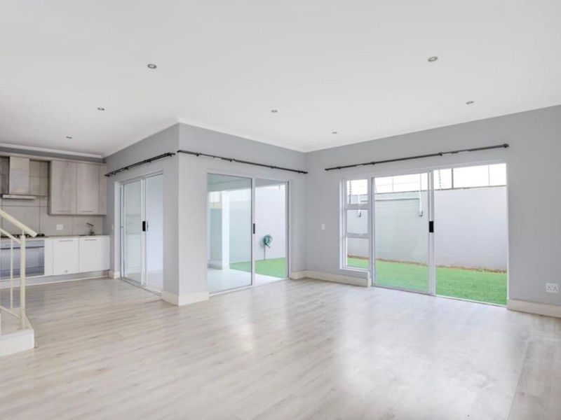 Townhouse For Sale In Sandton - Photo 6