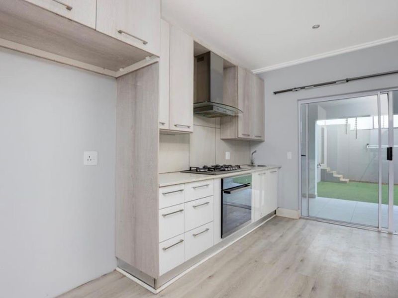 Townhouse For Sale In Sandton - Photo 4